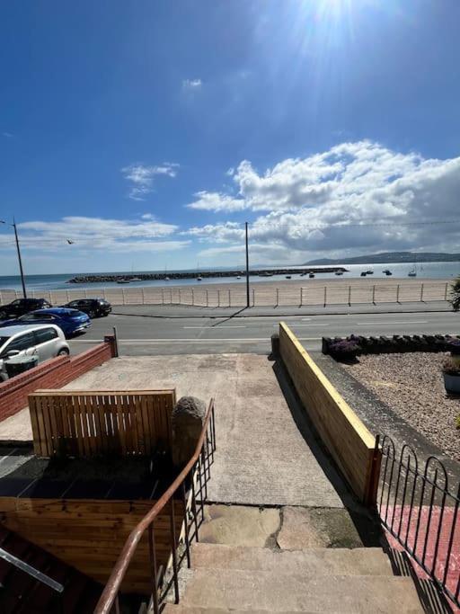 Stunning 2 Bedroom Ground Floor Sea View * Rhos-on-Sea