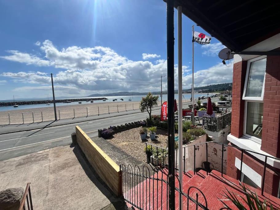 Apartment Stunning 2 Bedroom Ground Floor Sea View