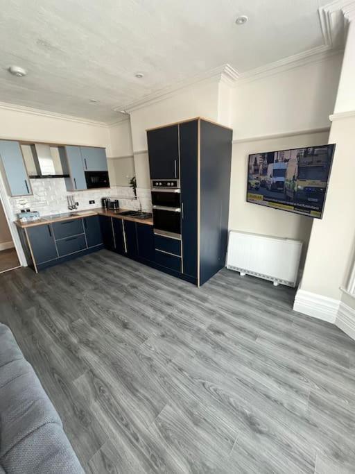 Stunning 2 Bedroom Ground Floor Sea View Apartment
