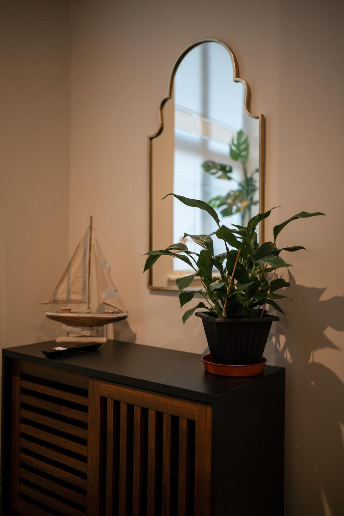 Stunning 2 Bedroom Ground Floor Sea View Apartment