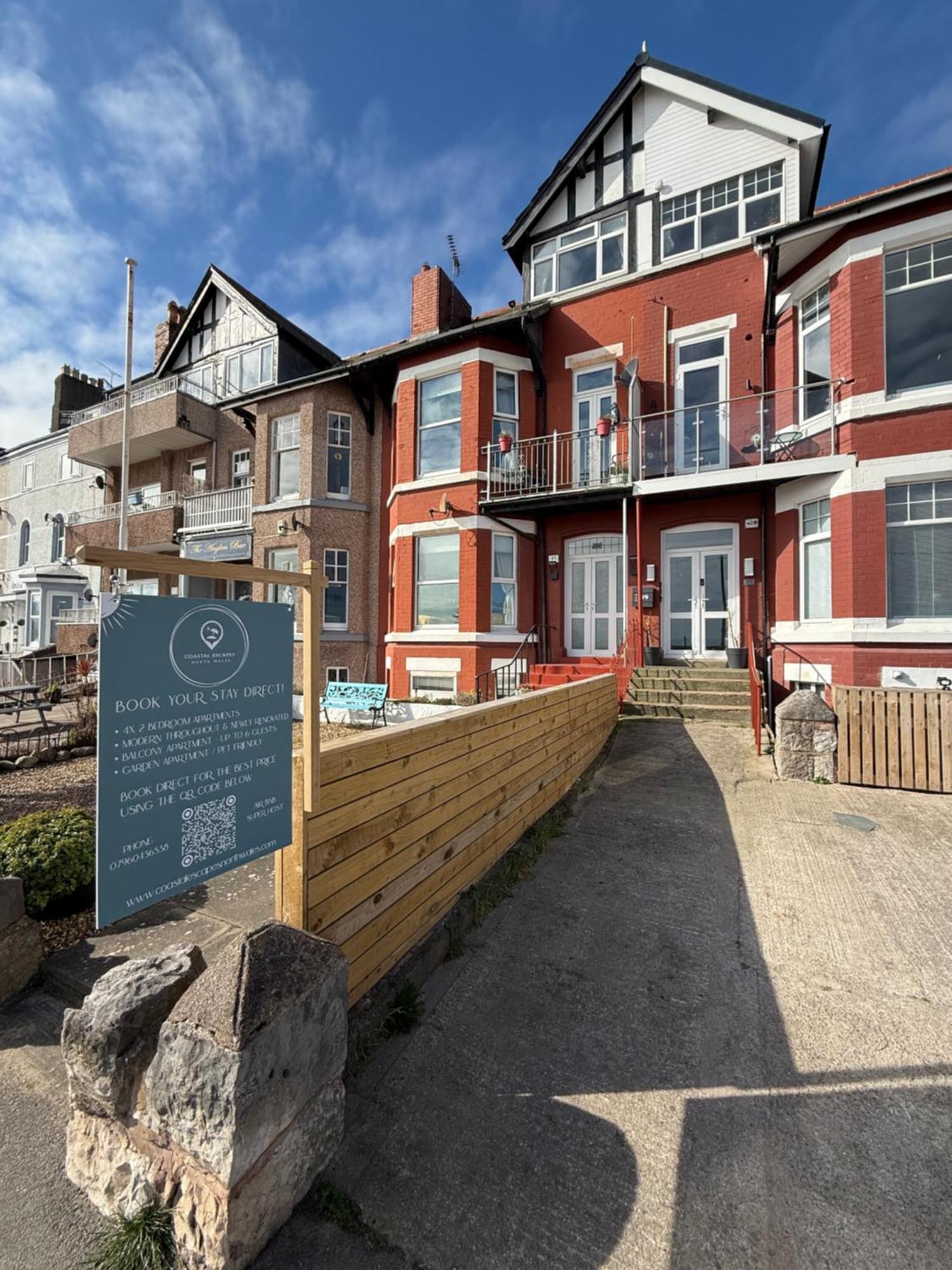 Apartment Stunning 2 Bedroom Ground Floor Sea View